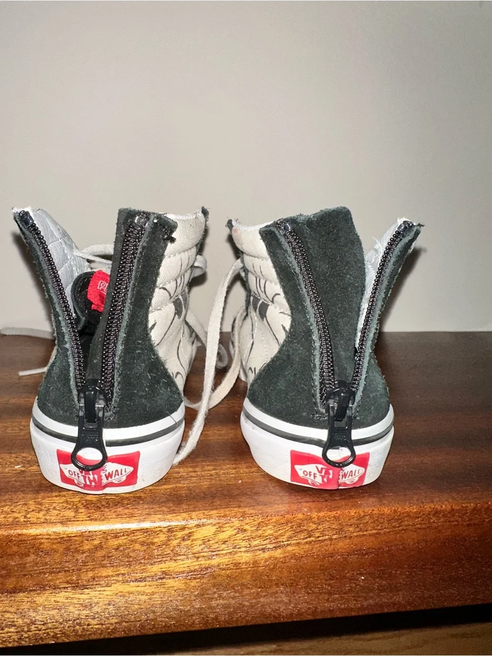 Vans Kids High-Top Sneakers with Snoopy Print - Black & White
